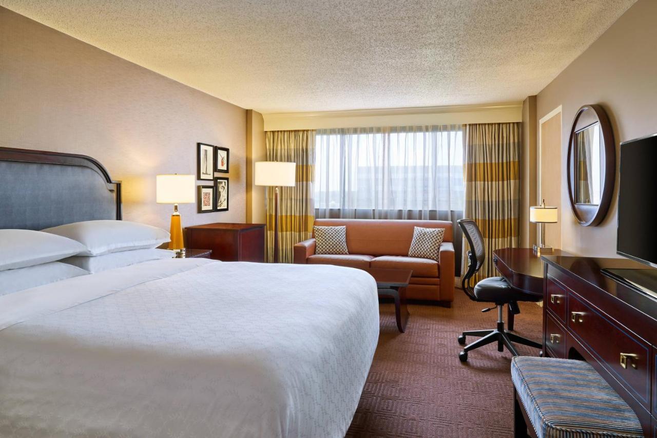 Готель Sheraton North Houston At George Bush Intercontinental Екстер'єр фото